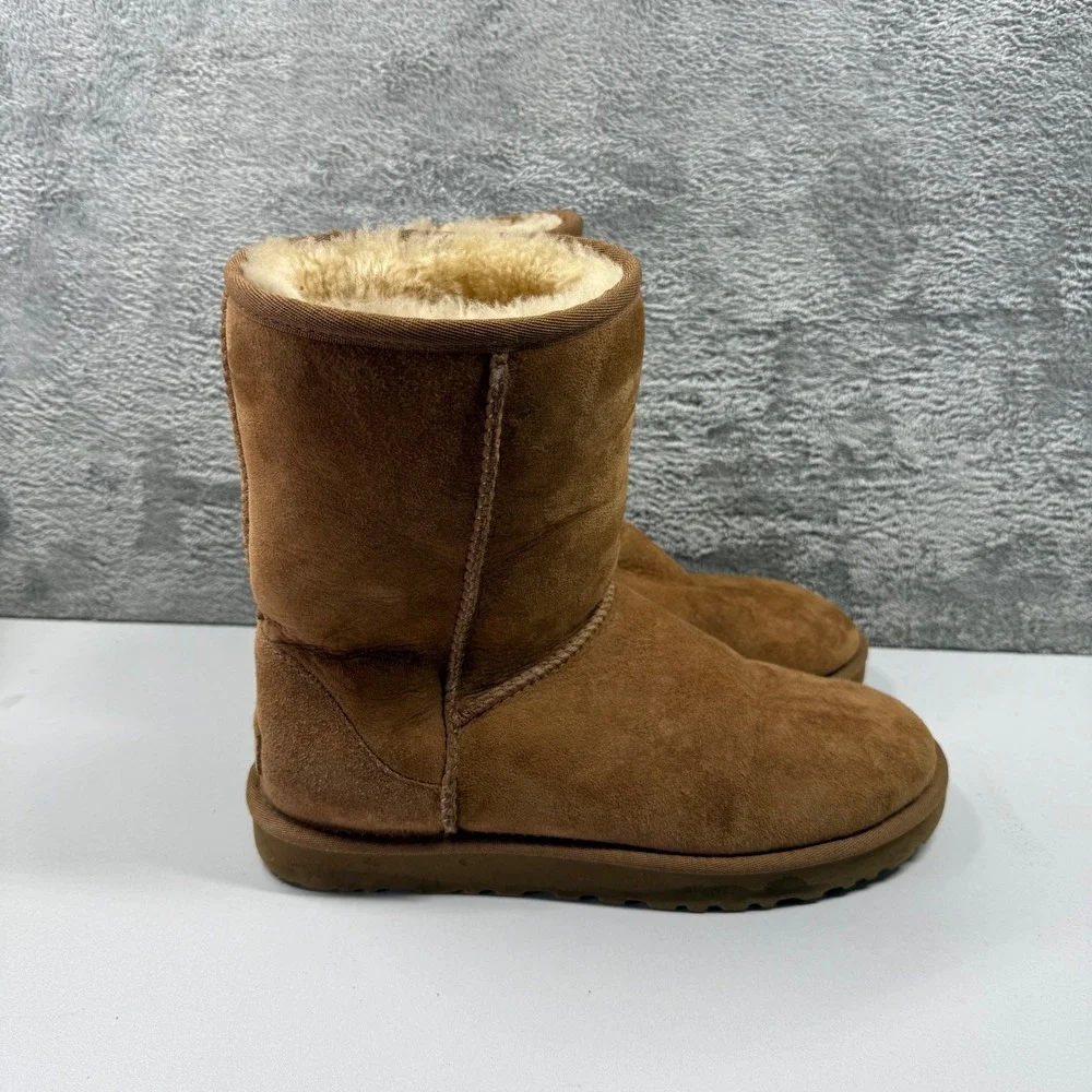 UGG Classic Short II Chestnut Suede Sheepskin Boots 1016223 Womens 9